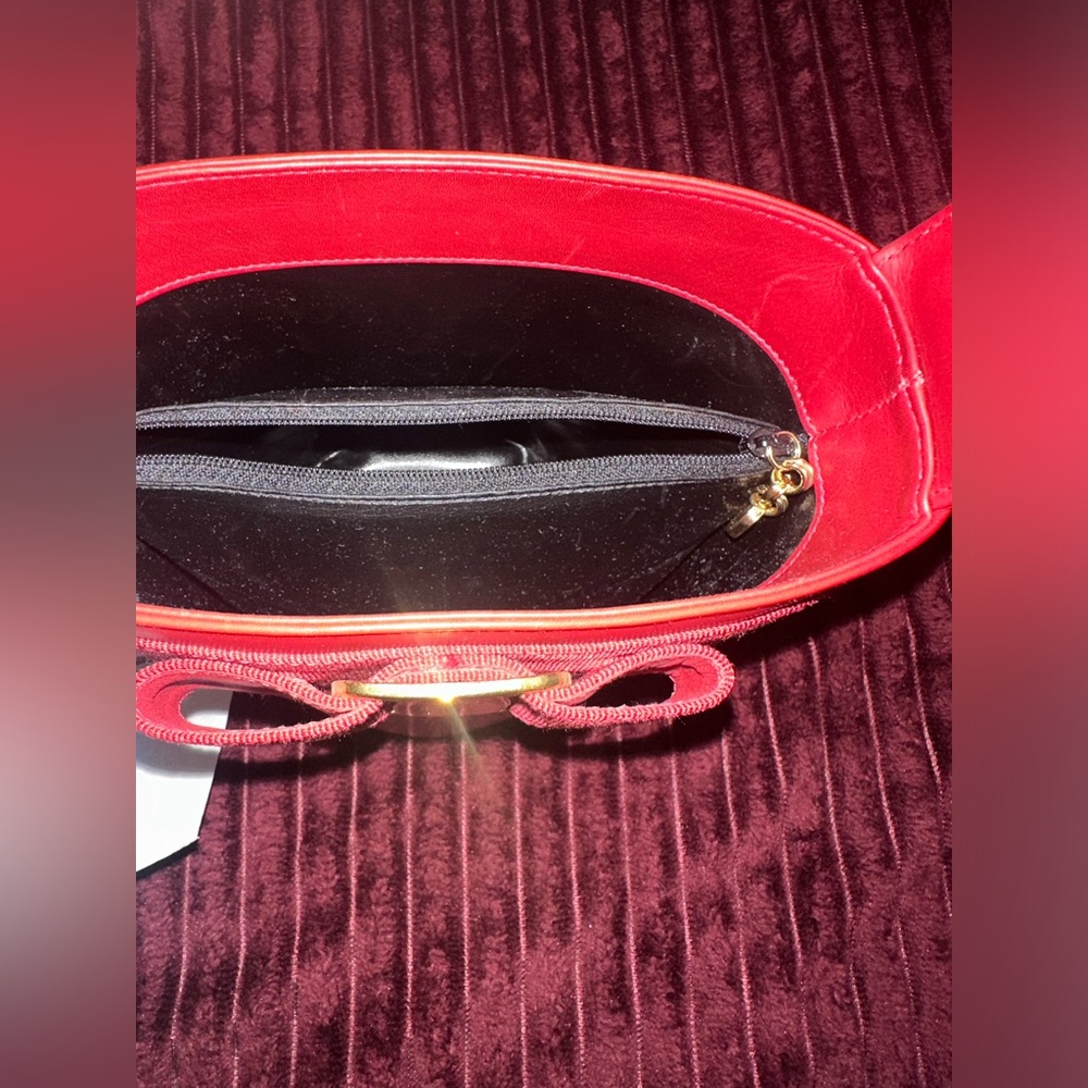 Salvatore Ferragamo Vala Bucket Bag - Picture 3 of 16